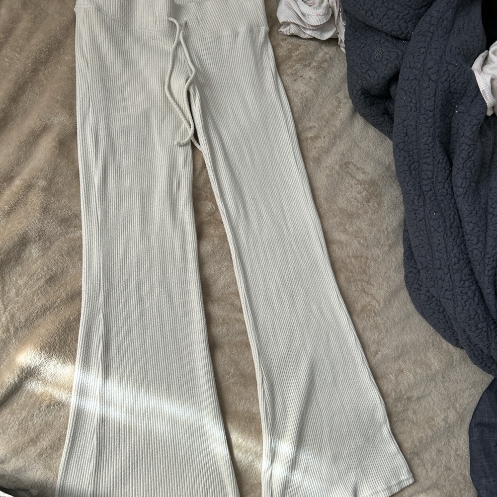 Hollister Cream Ribbed Knit Pants